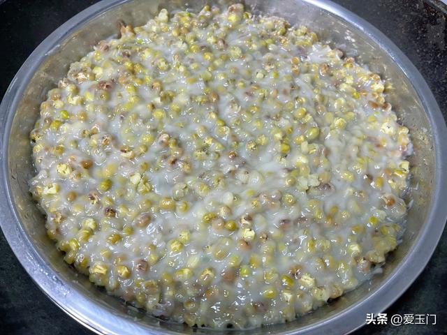 夏天多吃绿豆，教你仙人
服法
，软糯喷鼻
甜酷寒解暑，比冰淇淋还好吃