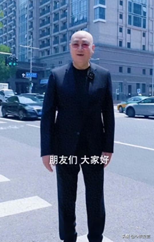 72岁“唐僧”都开始

卖房了！法衣
秒变西装，33年豪门生活成了笑话
