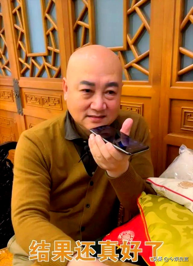 72岁“唐僧”都开始

卖房了！法衣
秒变西装，33年豪门生活成了笑话