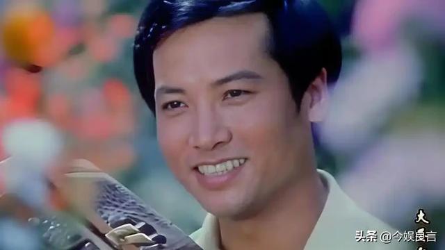 72岁“唐僧”都开始

卖房了！法衣
秒变西装，33年豪门生活成了笑话