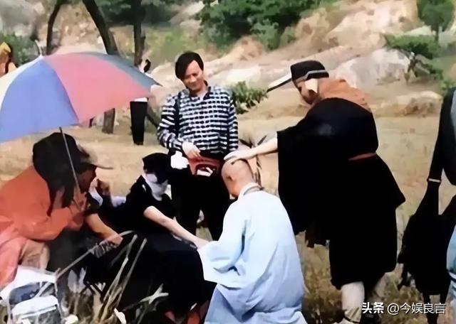 72岁“唐僧”都开始

卖房了！法衣
秒变西装，33年豪门生活成了笑话