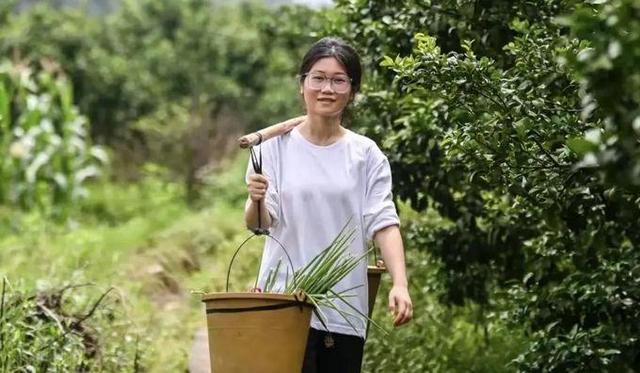 国度
出手！“扁担女孩”账号被警方处罚，行政拘留10天，缘故原由曝光
