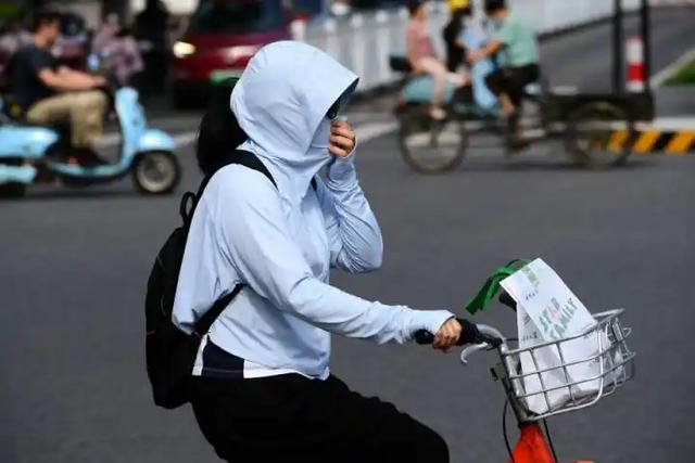 脑梗逝世


亡的人越来越多？医生苦劝：天热宁肯打打牌，也别做4件事