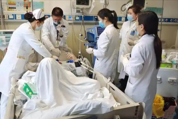 脑梗逝世


亡的人越来越多？医生苦劝：天热宁肯打打牌，也别做4件事