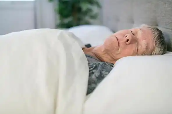 脑梗逝世


亡的人越来越多？医生苦劝：天热宁肯打打牌，也别做4件事