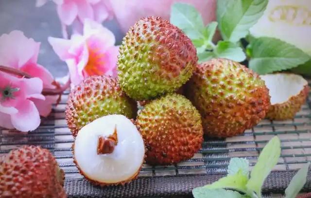 荔枝立大功？医生发明
：常吃荔枝的人，不消多久，或有这5厘革