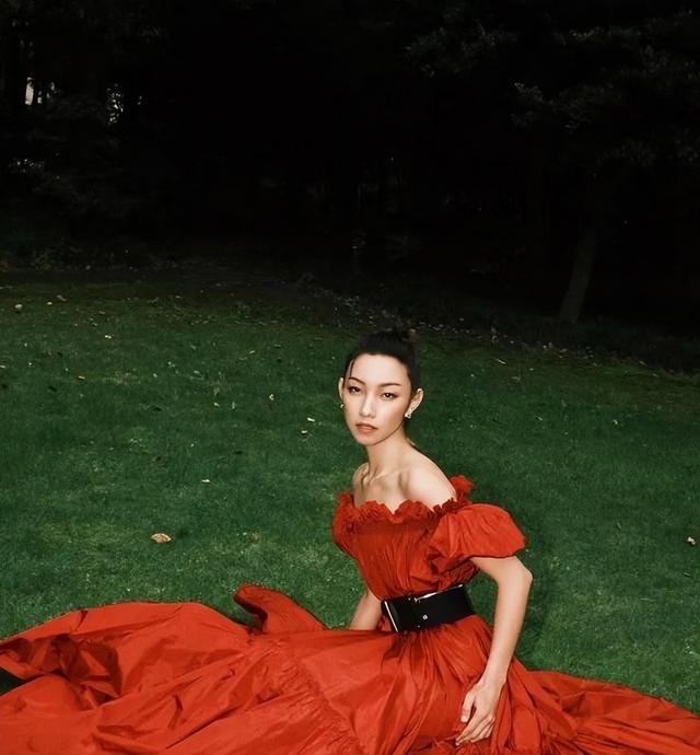 那尔那茜背后的“背景”，一个比一个牛，来看看都是谁！