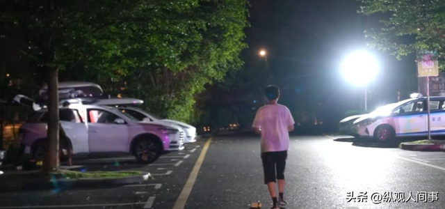 心酸！41岁步调员深圳公园住3年蹭公厕洗漱，600公里外家乡
很豪华