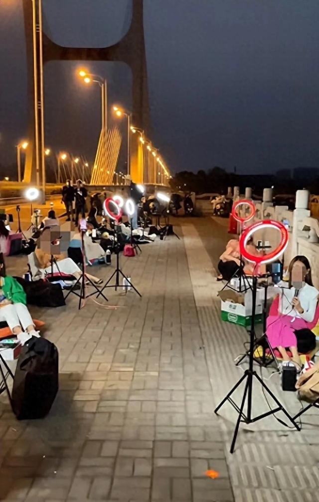 公安终于出手
！无锡野鸳鸯变乱原形全网曝光，涉事者了局大快平易近
气