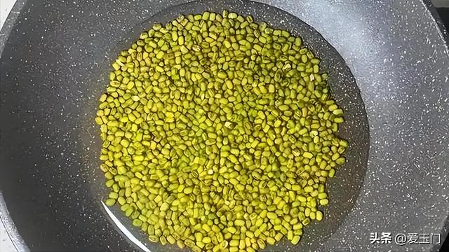 煮绿豆汤，最忌先炒再煮和冷冻后下锅煮，教你正确做法，真实用！