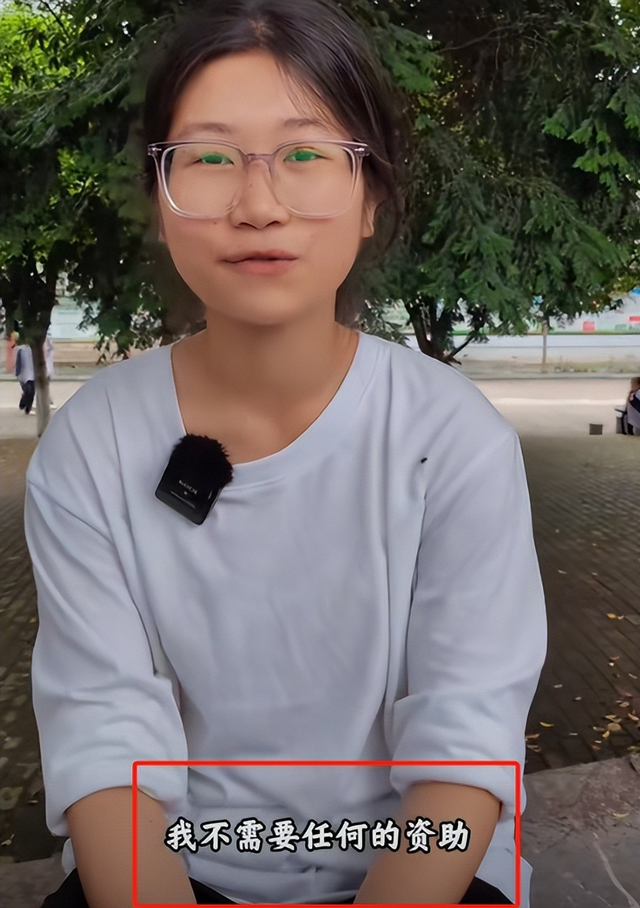 国度
出手！“扁担女孩”账号被警方处罚

，行政拘留10天，内情曝光