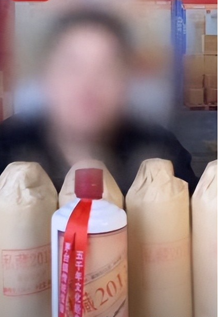 央视曝光着名国酒，纯酒精兑水，年份全靠加科技，本钱不足
4元！