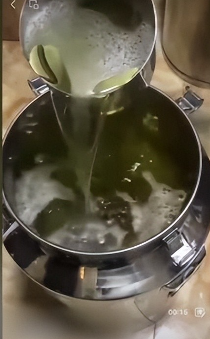 央视曝光！又一款国酒暴雷，酒精勾兑年份包装造假，本钱4元卖150