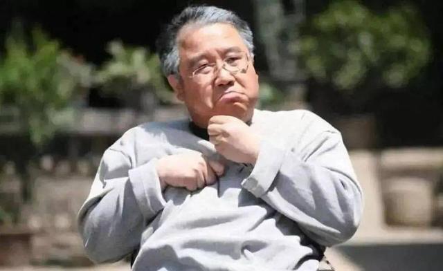医生劝告

:一旦吃上降压药，这3种食物
必须戒掉，再吃有中风风险