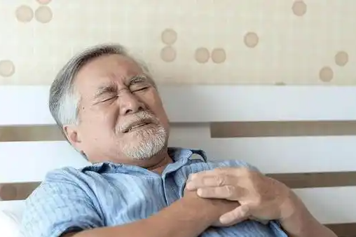 心衰去世

的人越来越多？大夫发起：天热宁愿喝凉水，也别吃这3物